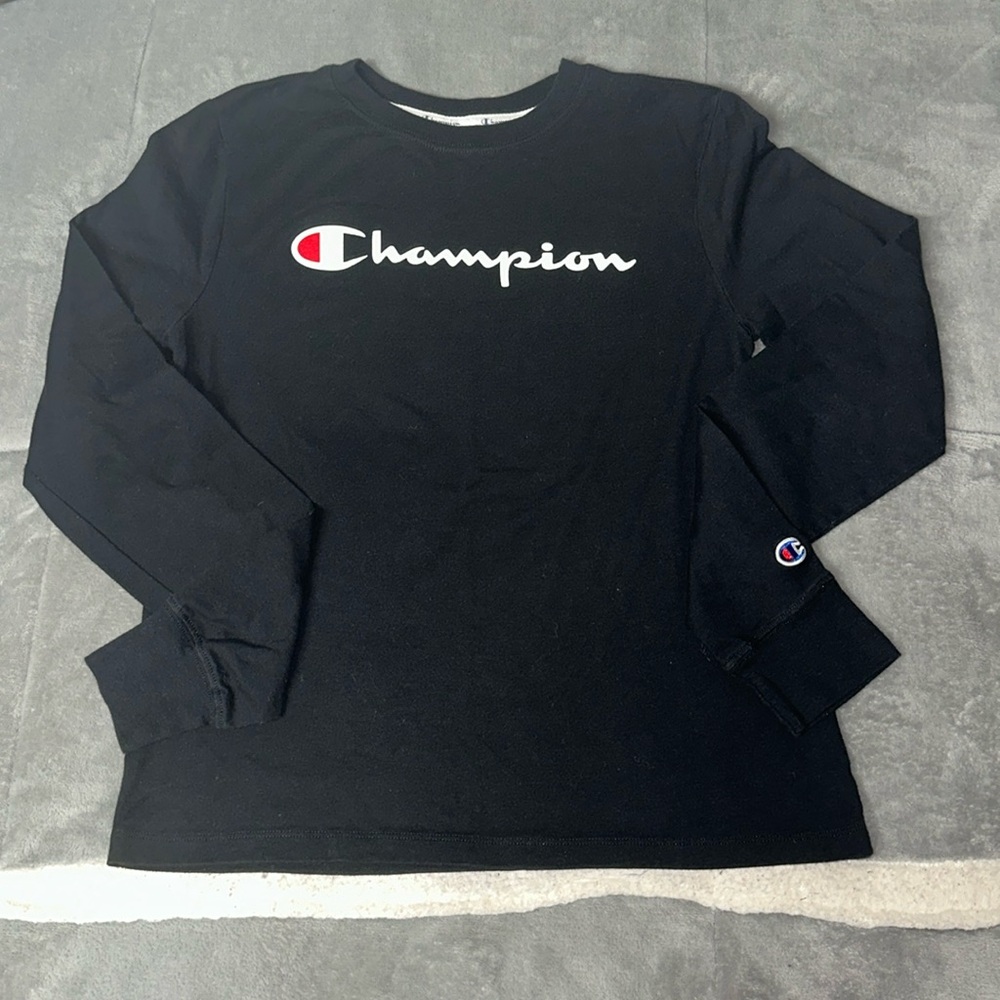 Champion size small Black long sleeve T-shirt.‎